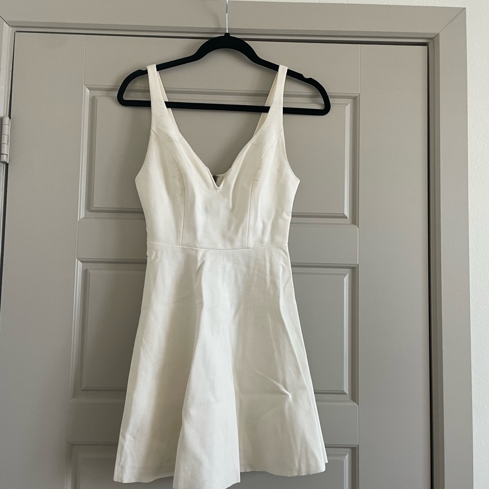White short kimchi blue dress